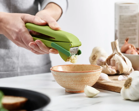 JJ GARLIC PRESS GREEN